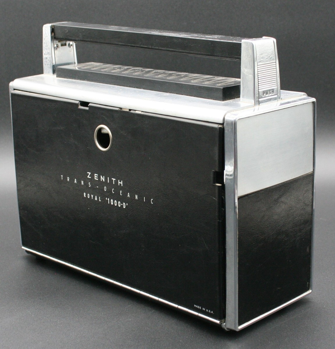 One (1) Zenith Royal 1000-D Trans-Oceanic Portable Short One (1) Zenith Royal 1000-D Trans-Oceanic Portable Short
