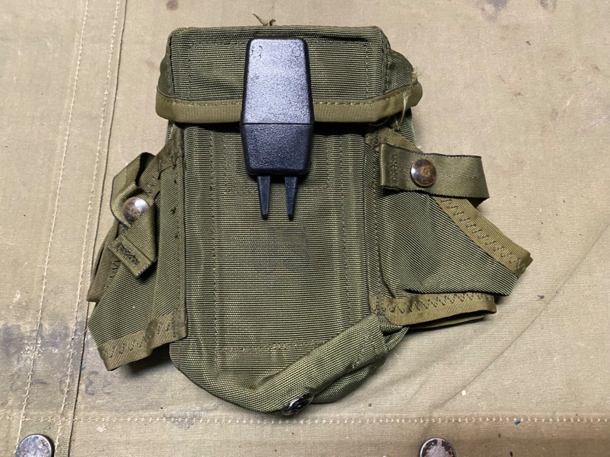 ORIGINAL VIETNAM WAR US ARMY 20RD MAGAZINE AMMO NYLON BELT POUCH