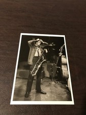 6 X 4 MUSIC UNPOSTED POSTCARD - SAM SHAW - GERRY MULLIGAN - NEW YORK CITY - 1958