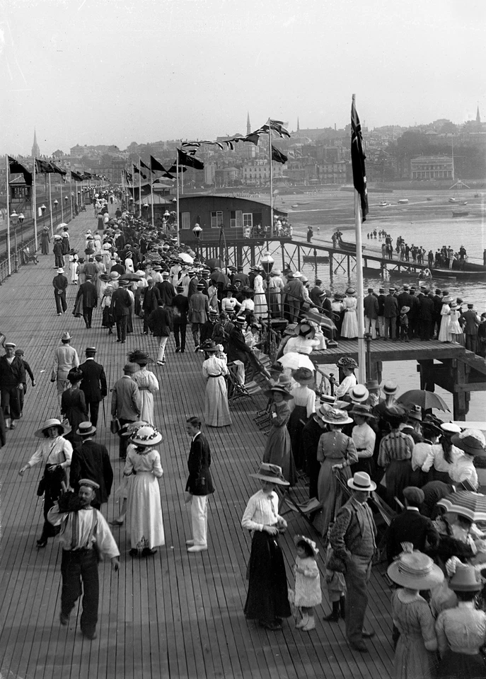 This Island Life Volume 2.  Isle of Wight.  This Island Life.  Alan Stroud.  - Image 2 of 4