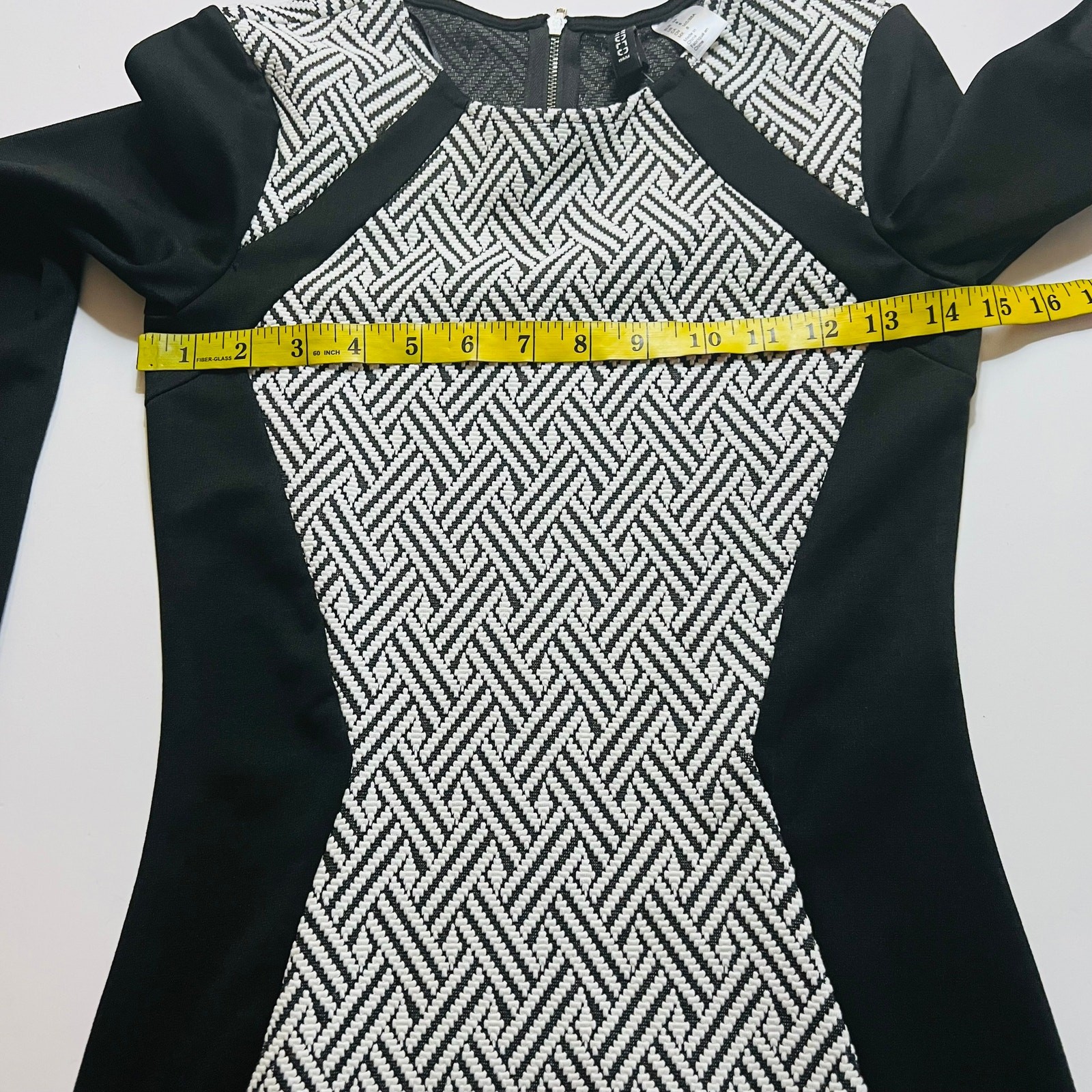 H&M Divided Geometric Print Long Sleeve Sheath Dress Size 8 Black White