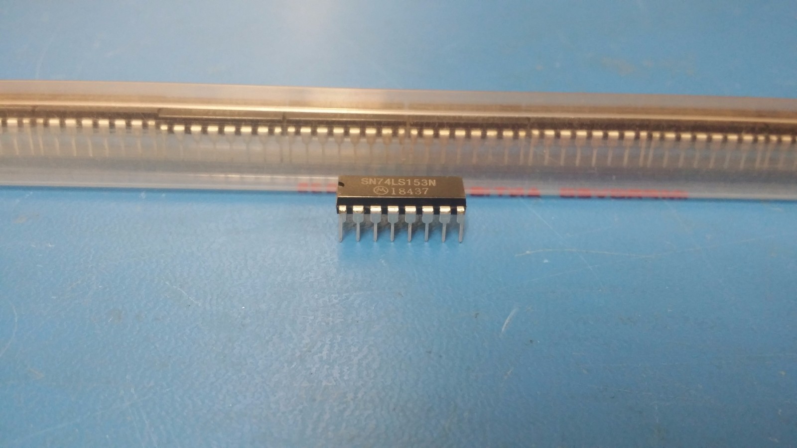 15 Pezzi TI SN74LS257BN 74LS257 QUAD 2-1 DATI SEL/MUX PDIP16 - Chips Gate