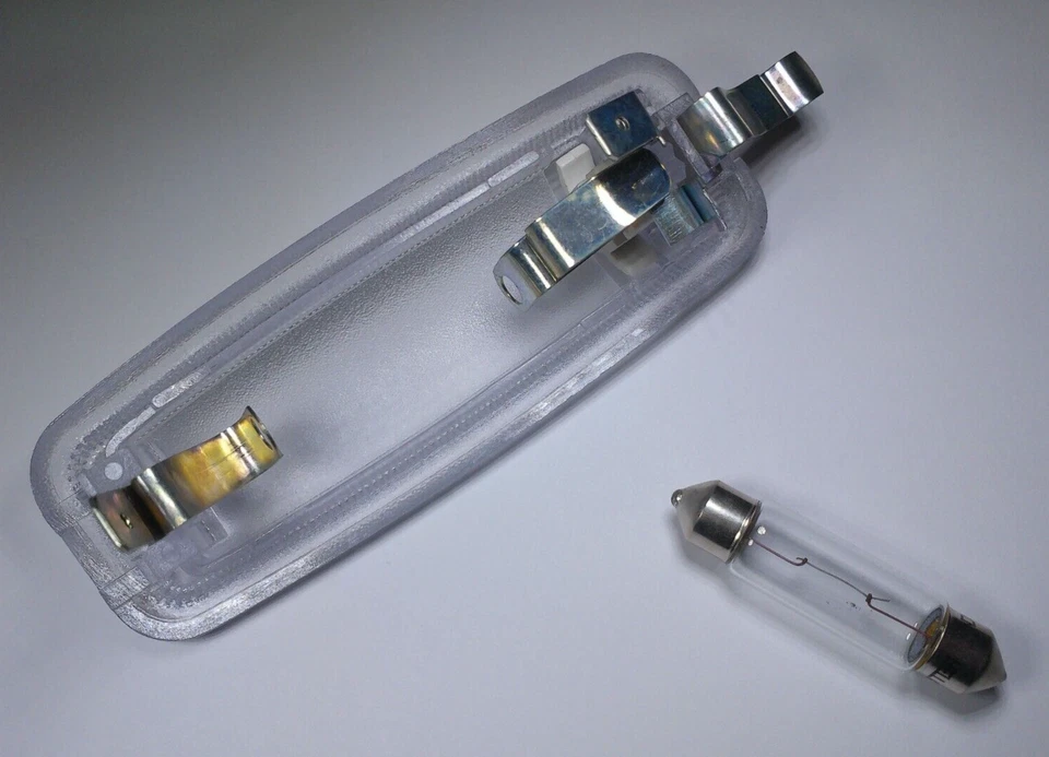 LUZ DE CÚPULA INTERIOR COM LÂMPADA VOLKSWAGEN T1 BUG BEETLE 1952-1978 (T3 1962-1972) - Imagem 2 de 2