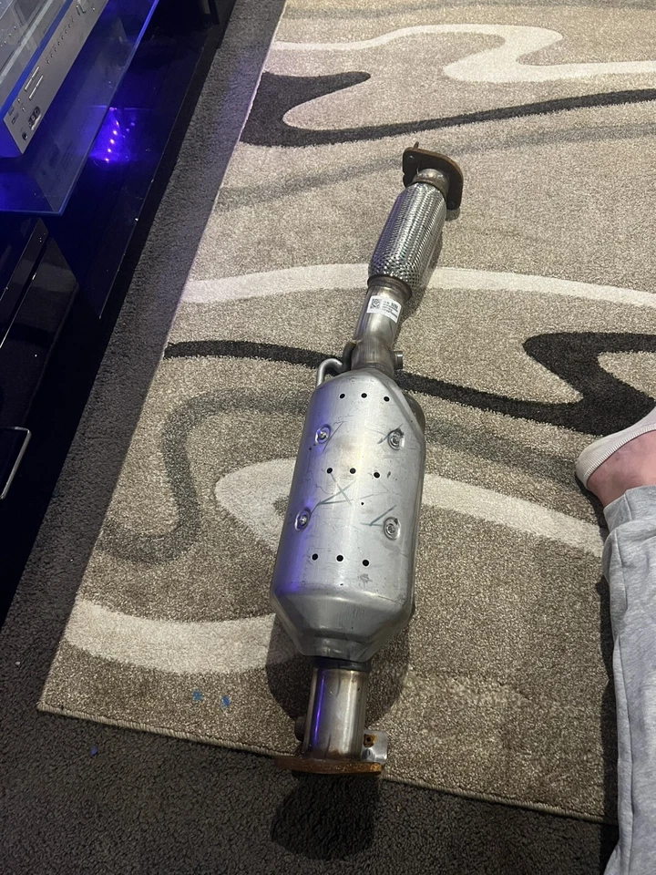 Ford Catalytic Converter Genuine Part - Image 3 of 4