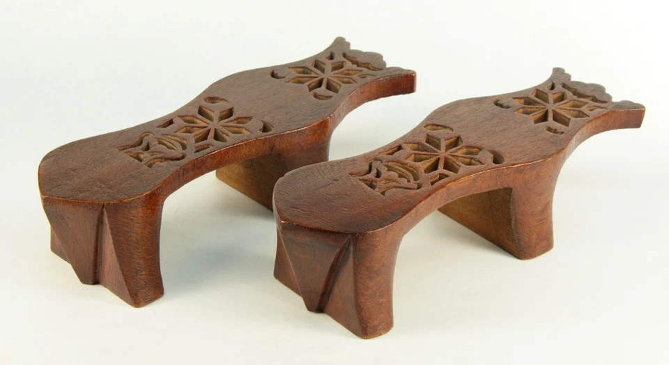 ! Zuecos de baño antiguos balineses de madera tallada para damas zapatillas Nalin Takunya Foto 2 de 4