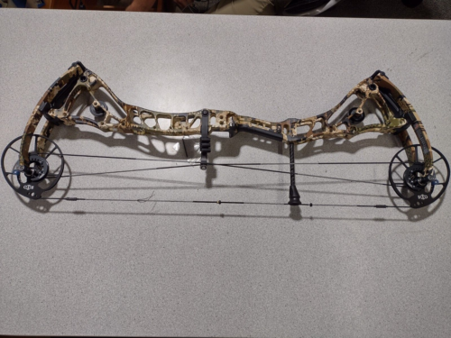 BOWTECH CORE SS COMPOUND BOW...RIGHT HAND... OPTIFADE SUBALPINE