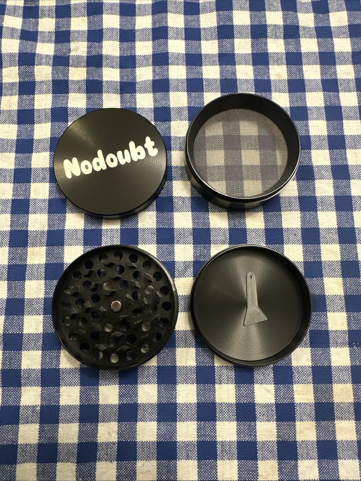 4 Layer 3 inches LARGE Portable Zinc Alloy Grinder Herb & Spice Tobacco Grinder
