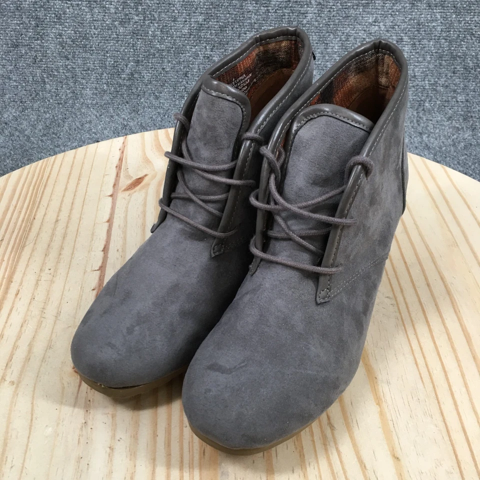 Mad Love Boots Womens 9 Ankle Bootie Gray Lace Up Casual Comfort Wedge Heels - Image 3 of 4