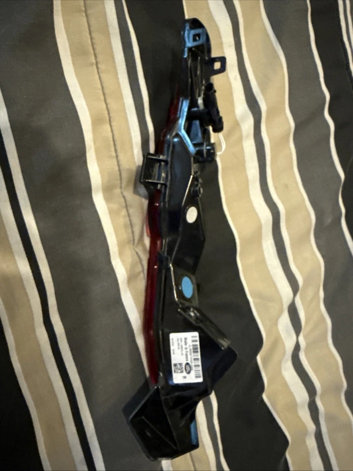 Left Side Rear Bumper Fog Lamp Light For Land Rover Range Rover Velar 2018-2022 - Image 4 of 4