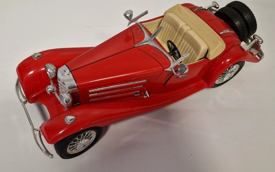 Mercedes 500K Roadster 1936 1/20 Burago Rossa - parabrezza rotto e difetti. - Immagine 2 di 4