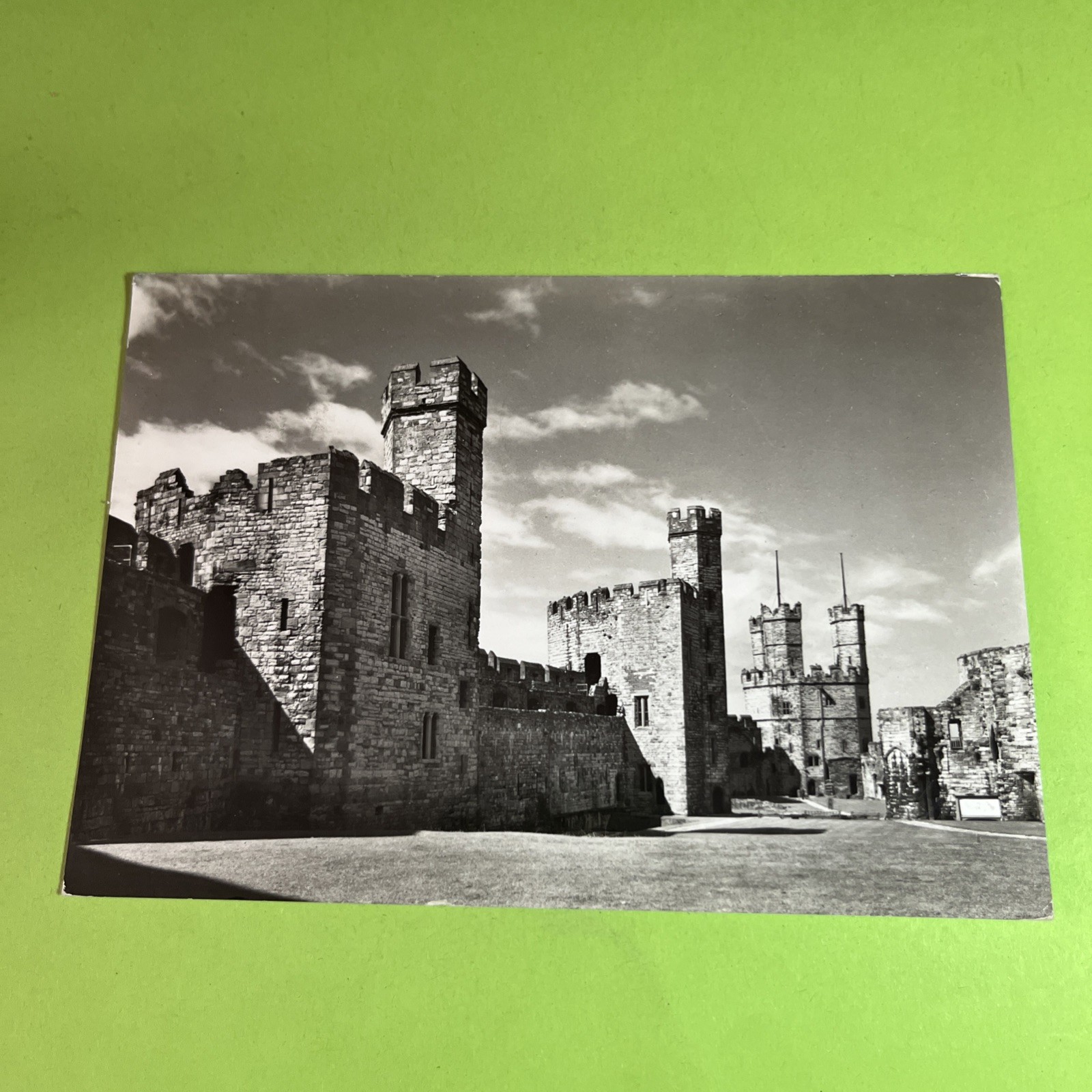 CAERNARVON CASTLE - BLACK CHAMBERLAIN AND EAGLE TOWERS- CARTOLINA BIANCO E NERO