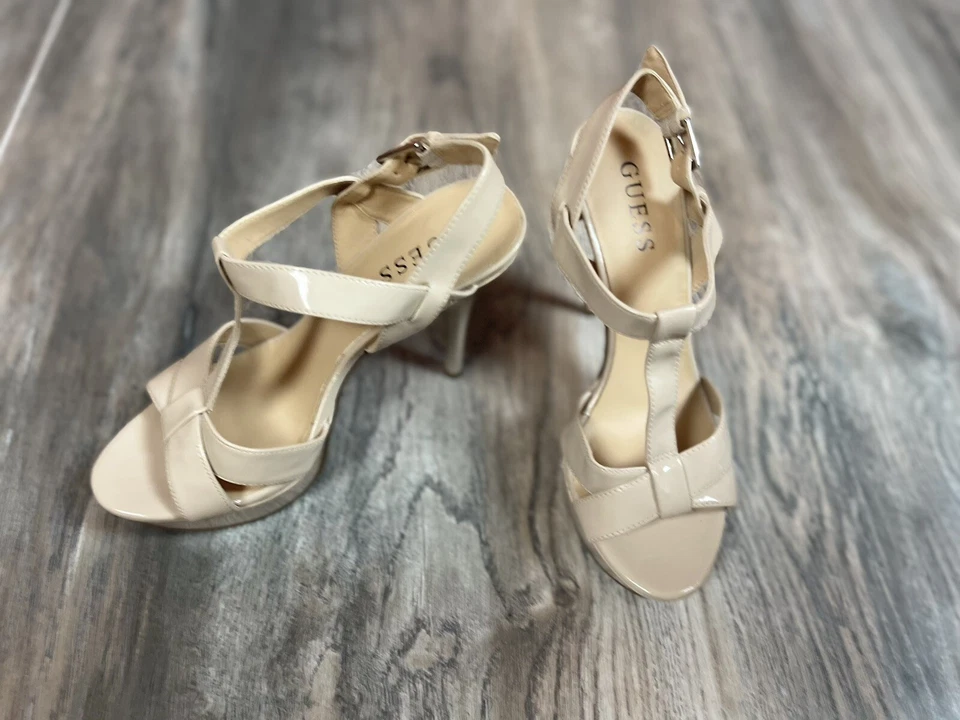 TACONES GUESS LIGHT CHAROL NATURAL 5 pulgadas PEEP TOE TALLA 6 M Foto 2 de 4