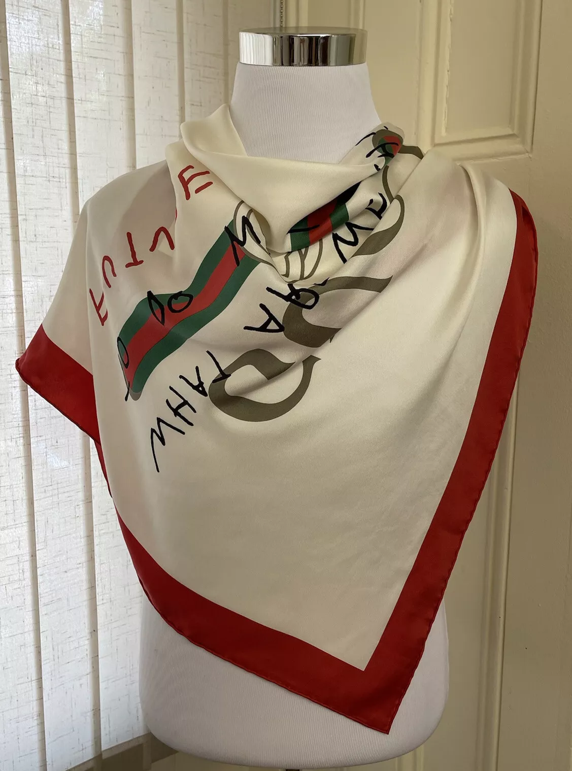 Echarpe femme Gucci 100% cachemire blanc rouge neuve avec étiquette