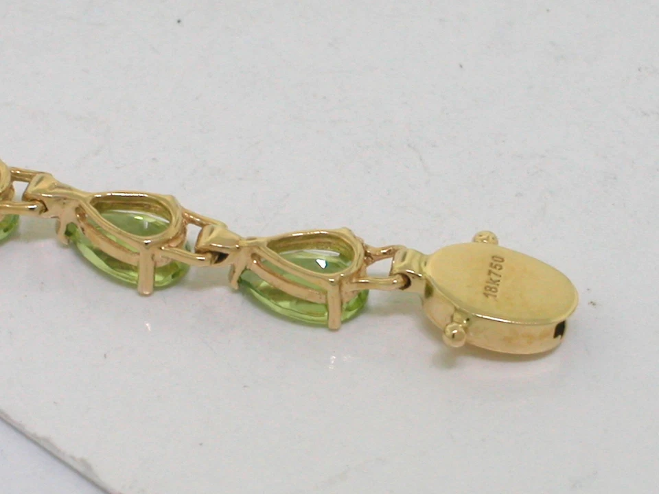 Elegantes Armband 750 Gelbgold 18Kt Gold  21 facettierte Peridots total 8,8ct - Bild 4 von 4