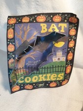 Flying Bat Cookie Cutter W/Cocoa & Sugar Cookie Recipe Made in USA 3.5 x 1" NEW