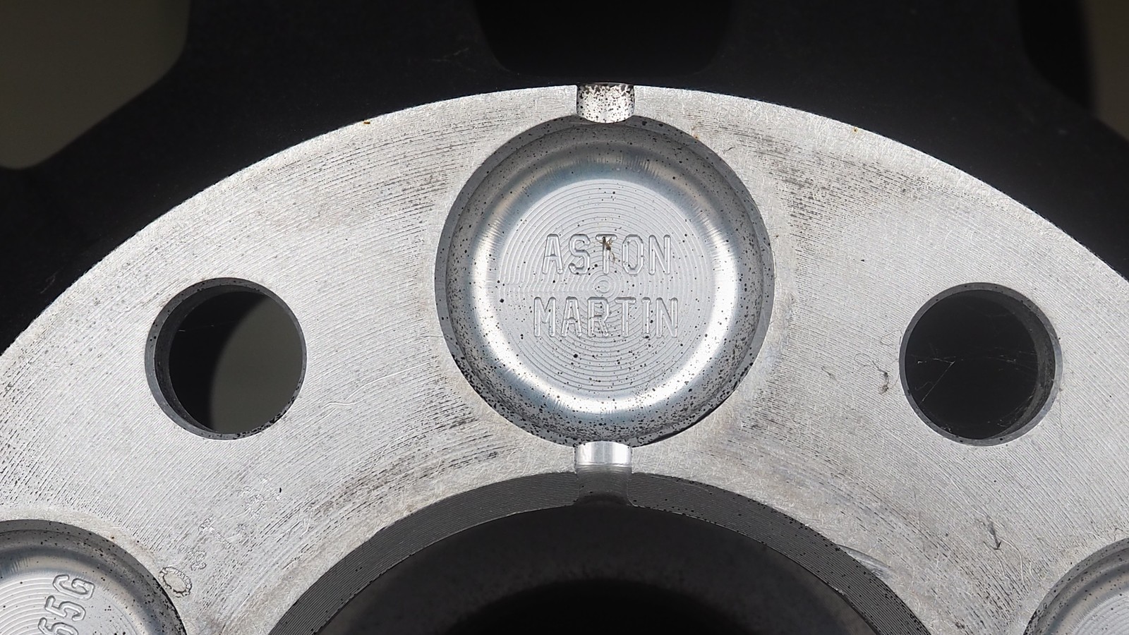 Aston Martin DBX Wheel Black