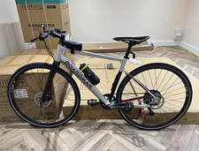 Boardman HYB 8.6 700C Hybrid Bike M Silver/Black Flat Bar Mech Disc Bottle Cage
