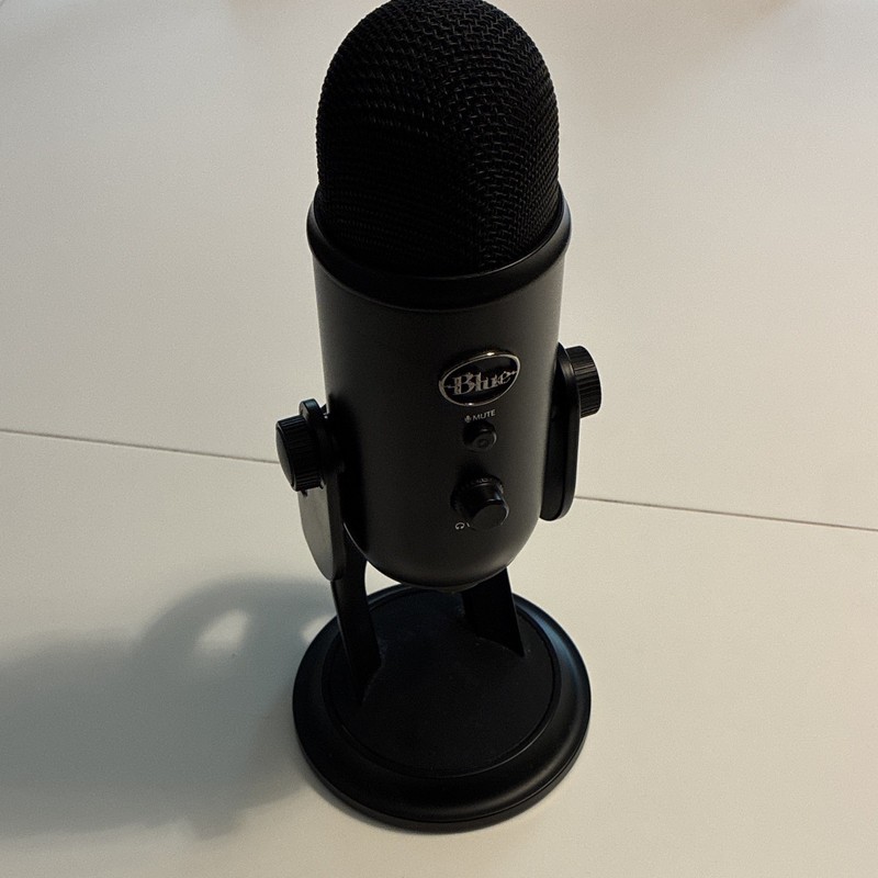 Blue Yeti USB Desktop Microphone with stand. Black