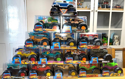 Monster Trucks Oversized 1:24 Monster Jam Brandneu Hot Wheels. Spin Masters