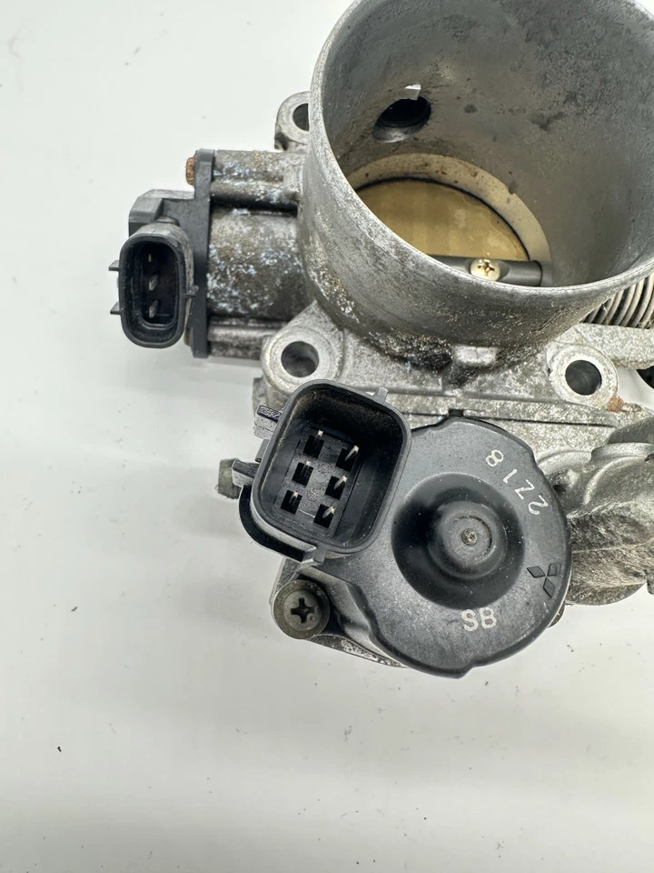 01-06 Suzuki Vitara XL-7 2.7L Throttle Body & Position Sensor Idle Control Valve - Image 4 of 4