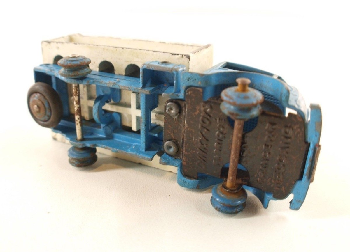 Dinky Toys France 250 - Camion Ford NESTLÉ Publicitaire - 1/50 - Vintage 1950