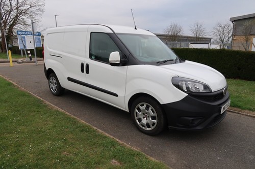 2021 Fiat Doblo 16V TECNICO MAXI MULTIJET II Panel Van Diesel Manual - Picture 2 of 24