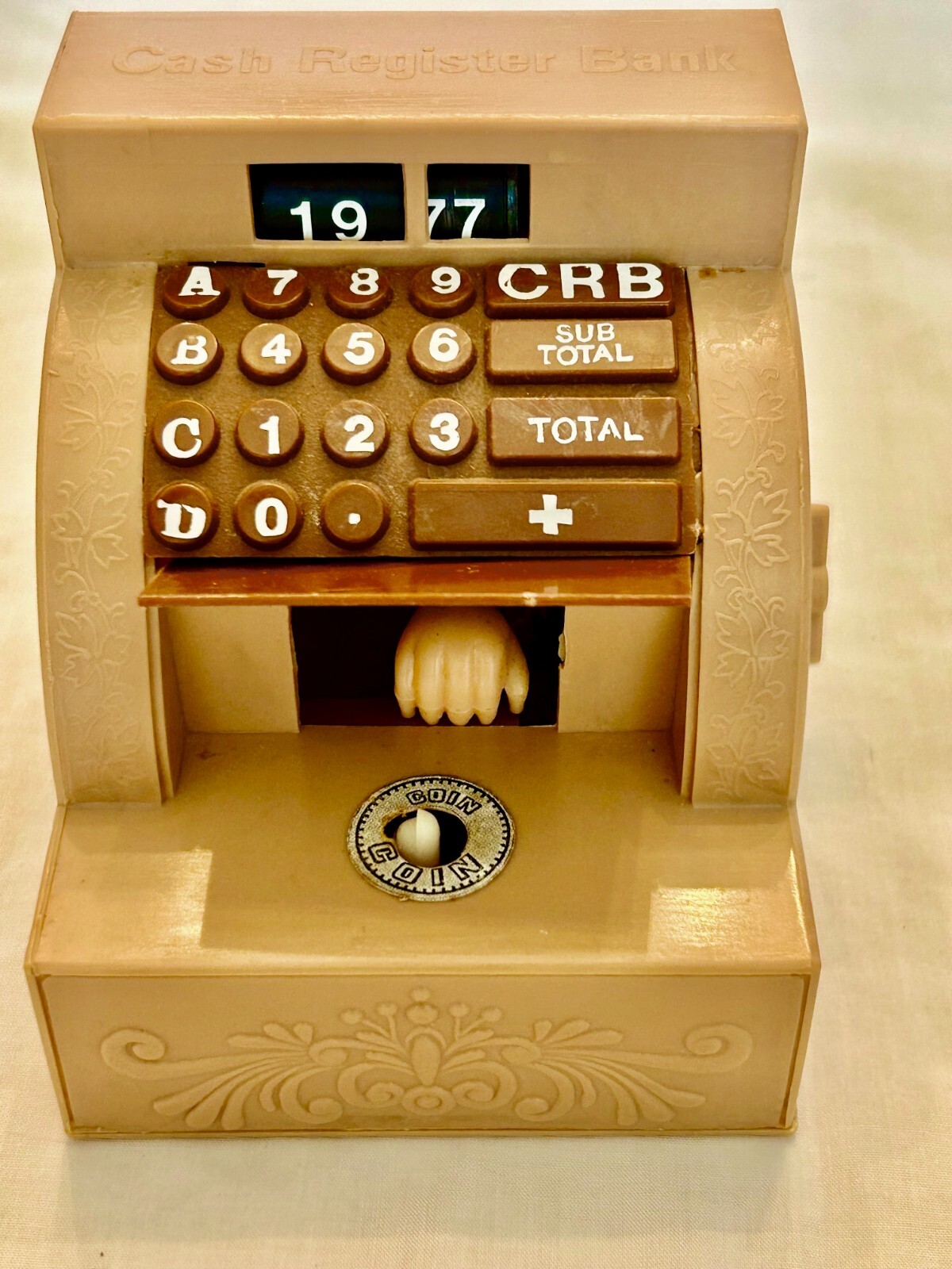 как выглядит 3 Vintage Banks-Wind Up Hand Snatching Cash Register; an Add-O-Bank Drum Style фото
