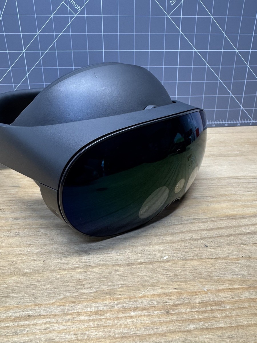 USED Meta Quest Pro VR 256GB Headset Only +Charging Dock (No