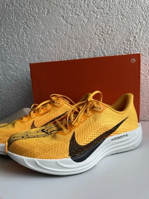 Nike Pegasus Plus ZoomX Flyknit Herren Laufschuhe Low Top Gr.46 NEU UVP:179,99€  - Bild 1 von 4