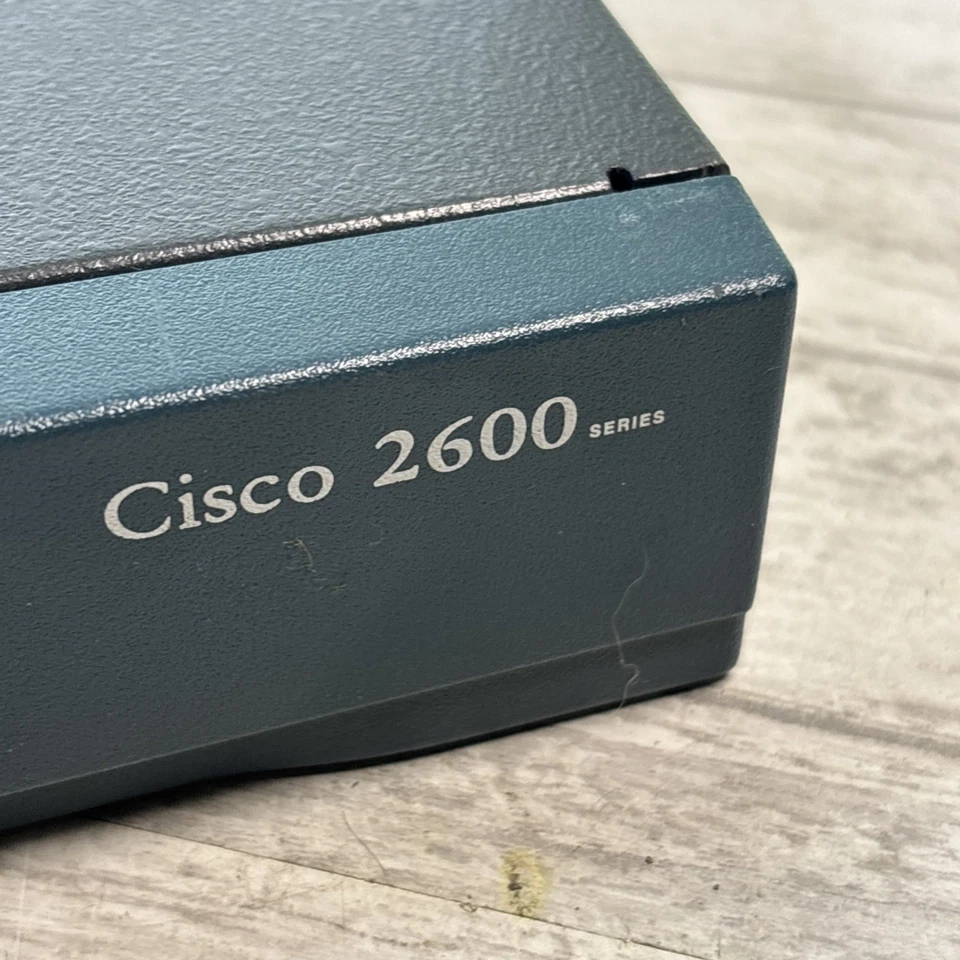 Cisco 2620XM 10/100Base-T Ethernet Router - Image 3 of 4