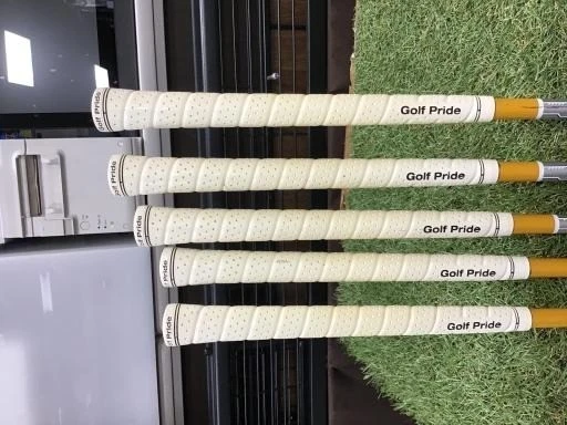 TaylorMade R11 Set di ferri 5-9 5 pezzi albero in carbonio rigido RH Japan... - Immagine 4 di 4