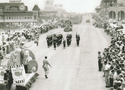 *Texas Postcard-''Crowd @1953 Parade in Honor of Splash Day'' *Galveston- {C27}~
