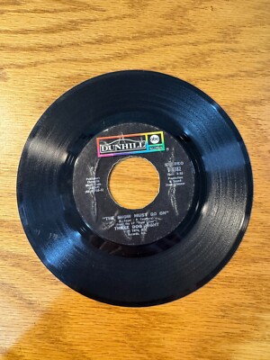 THREE DOG NIGHT Show Must Go On / On The Way Back Home 45 RPM - 1974 wrinkle lab
