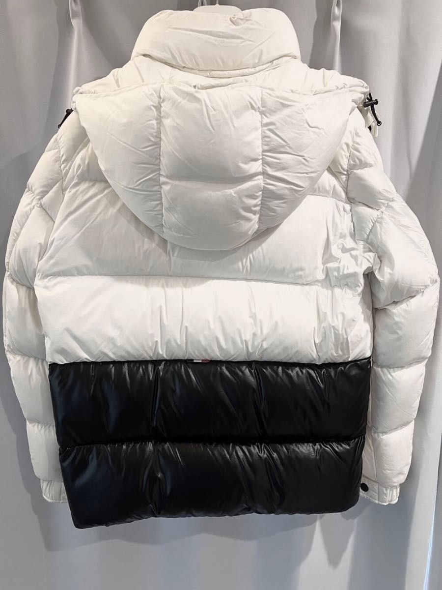 MONCLER MAURES Moncler Maures Down Jacket Size 1 White N438 MONCLER MAURES Moncler Maures Down Jacket Size 1 White N438