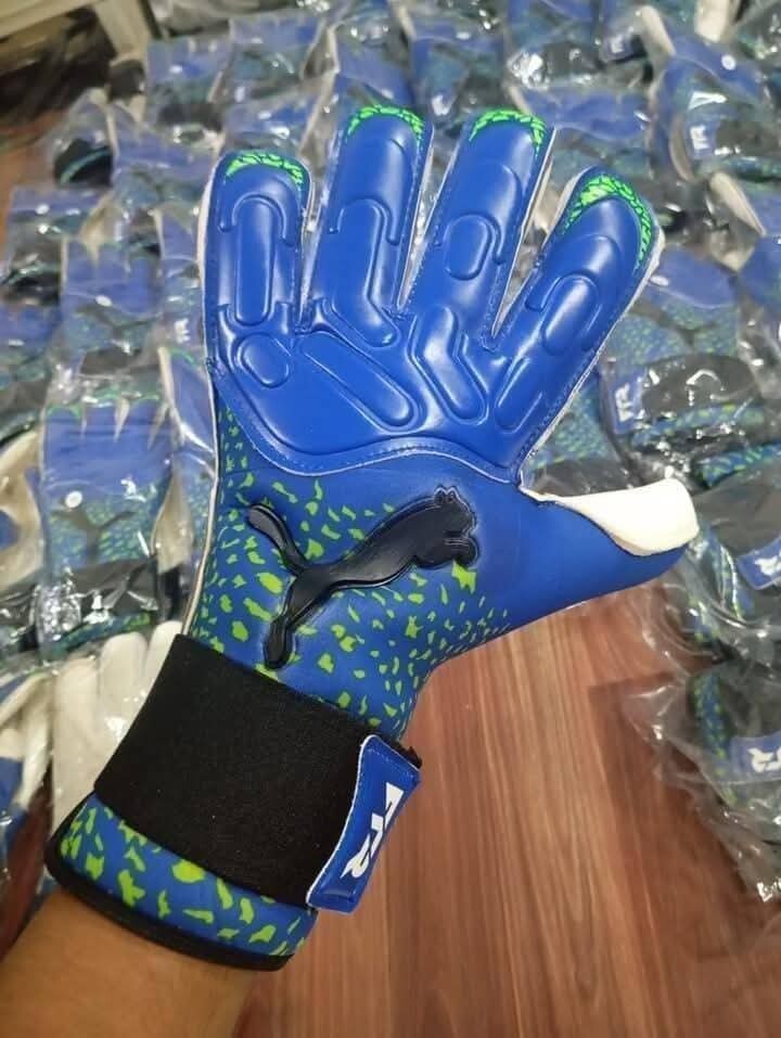 Pro Goalkeeper Gloves Size 10 for Secure Grip-image