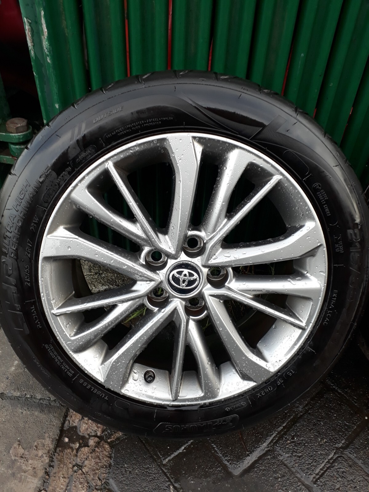 Toyota Avensis SET OF GREY Alloy Wheels WITH 215/55/17 TYRES 20152020