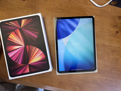 Apple iPad Pro 11-inch (3rd generation) A2460 1 TB, Wi-Fi + 5G, 11 in - Space...