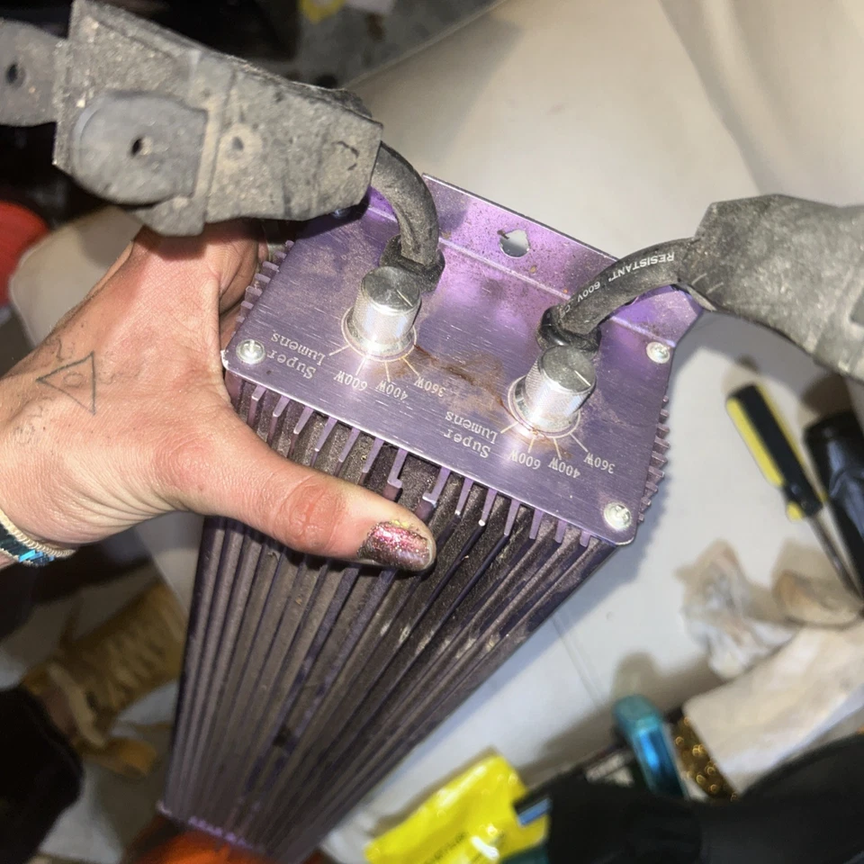 Balastro Electrónico Lumatek LK6240T "LOS SOPORTES ESTÁN DOBLADOS" Foto 2 de 3