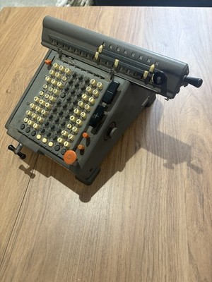 Vintage Monroe Electromechanical High-Speed Calculator Model LA5-160 No Plug Unt