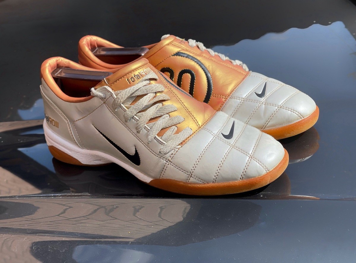 シューズ NIKE total90 IC 29.5 NIKE ナイキ トータル90 シフト プラス IC(シルバー×ブルー