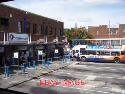 FOTO BUSBAHNHOF - CHICHESTER MOMENTAN FAST LEER. EIN PAAR MINUTEN LA