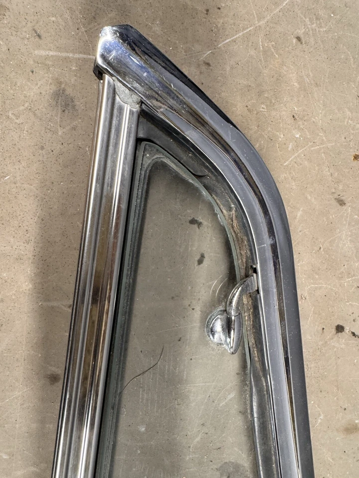 Dodge Coronet 440 Belvedere 1964-1965 marco de ventana de ventilación vidrio 2 puertas GTX Dart OE Foto 4 de 4