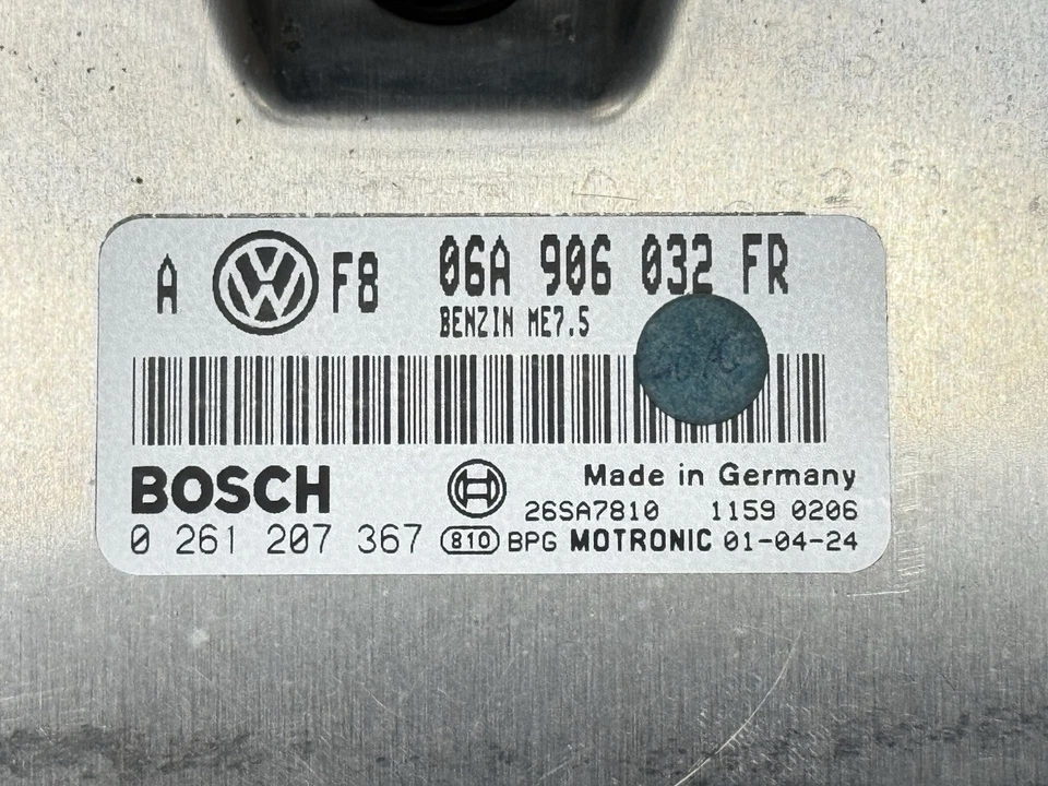 Volkswagen Jetta 2002-2003 motor 2,0 L computador ECU ECM 06A906032FR PROGRAMADO Foto 3 de 4