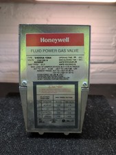 Honeywell V4055A1064 Fluid Power Actuator. 120V 60HZ or 110V 50HZ, 120 Vac-