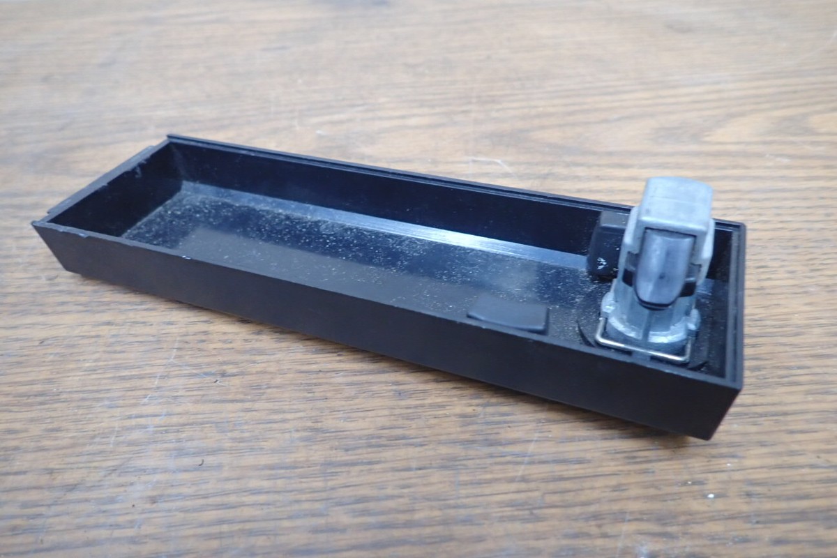 1984 KAWASAKI VOYAGER ZN1300A RADIO AUDIO SYSTEM COVER NO KEY | eBay
