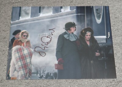 Olivia Colman handsigniertes Autogramm 10x8 Foto Mord im Orient Express