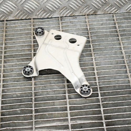 BMW 5 G30 ABS Pumpenhalter 6861631 2.0Hybrid 185kw 2018