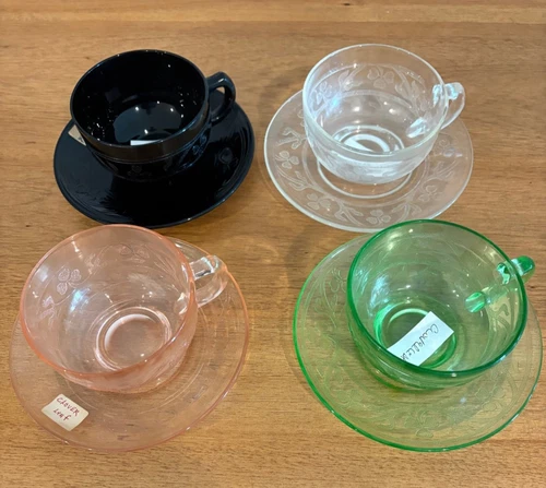 SET OF 4 Depression Cloverleaf Cup, saucer Atlas Glass inc Uranium green glows!