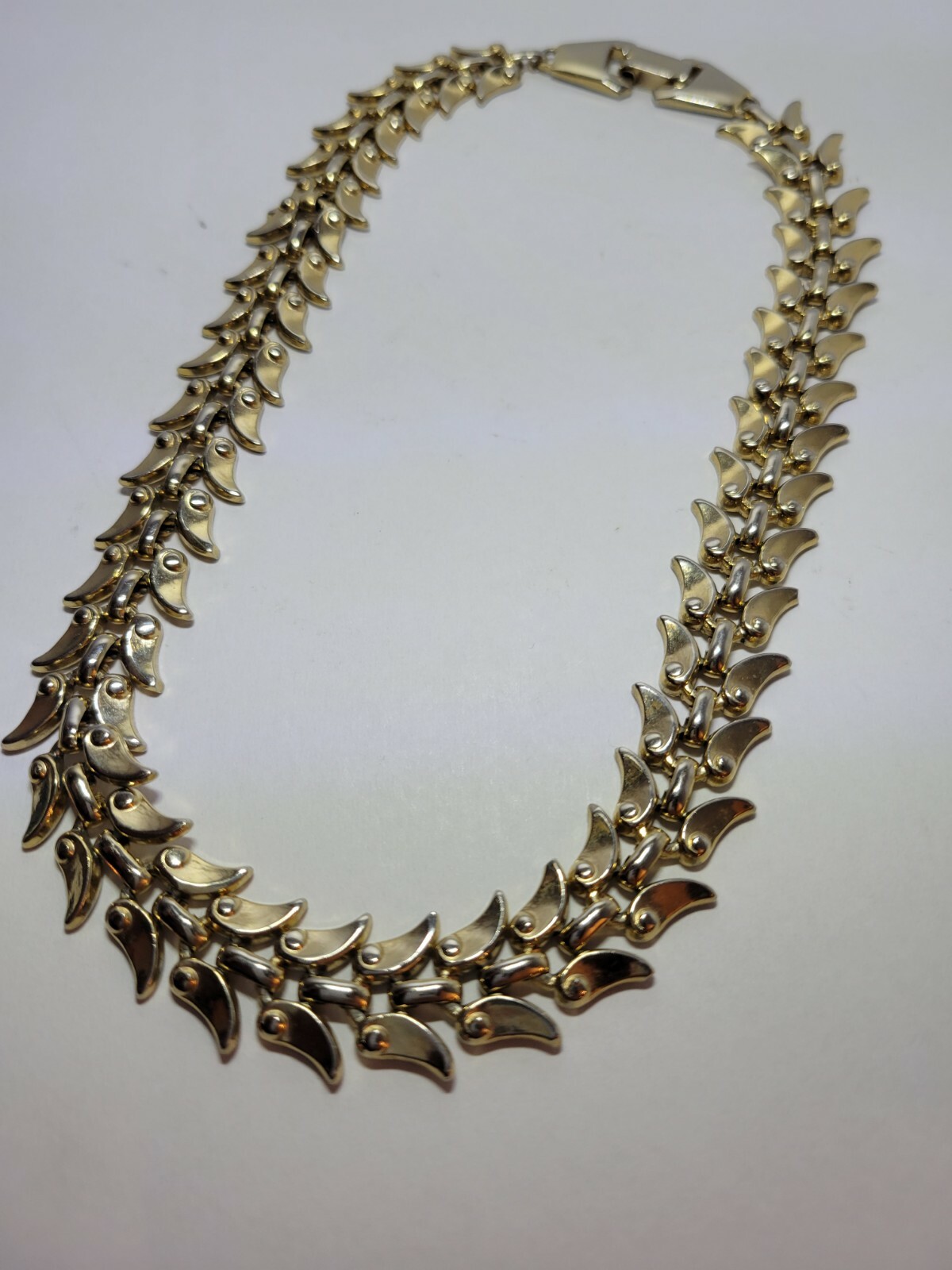 Vintage Brass Joined Leaf Choker Necklace 16" Gem