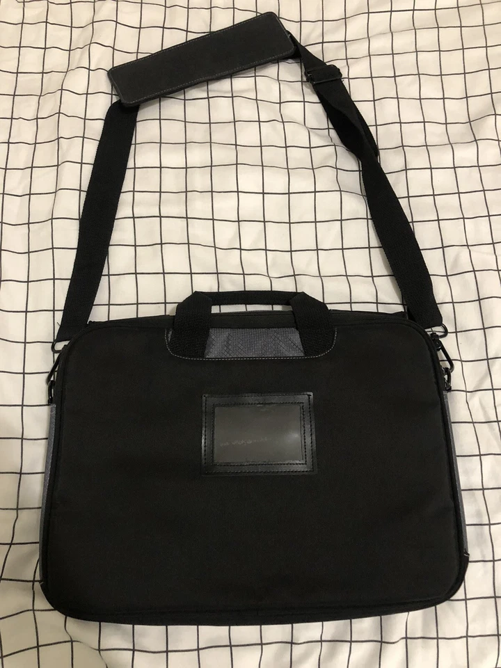 Belkin NE, Negro/Gris, Microfibra, Bolso Mensajero para Laptop/Estuche de Viaje Foto 3 de 3